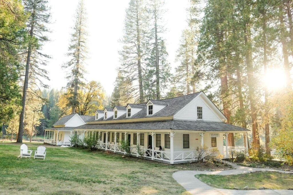 Wawona Hotel