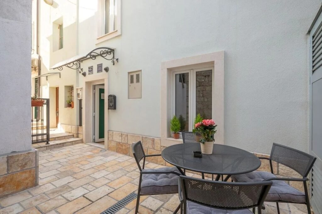 A - luxury spacious studio in the heart of Split
