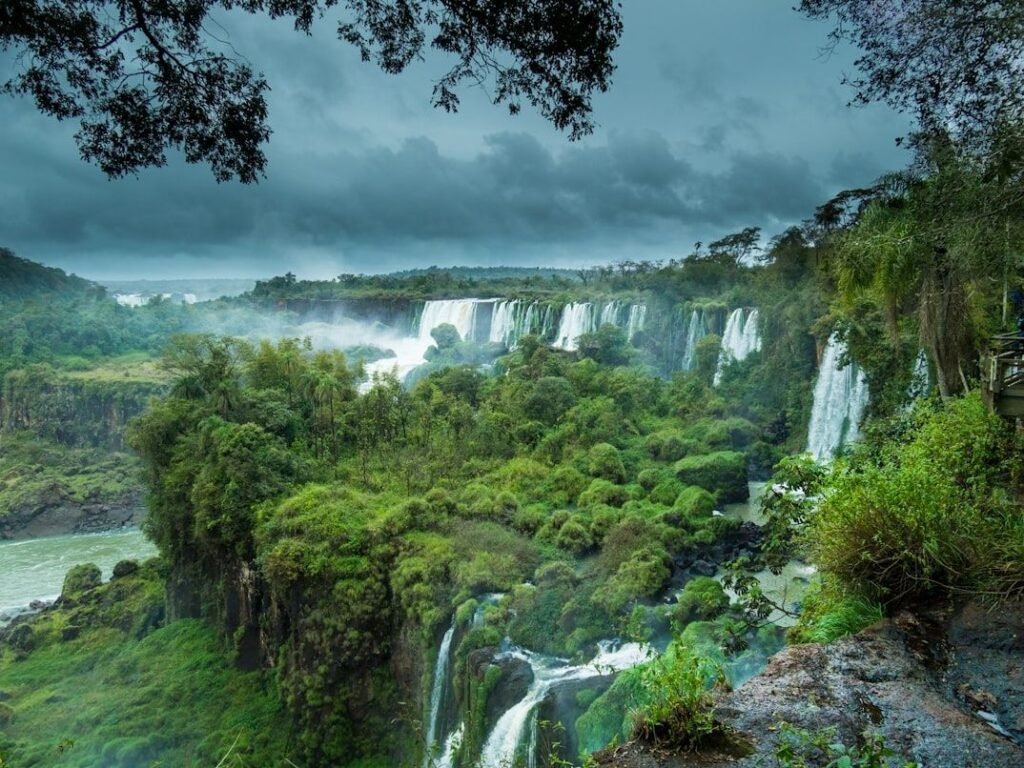 Igazu Falls by Gabor Sz