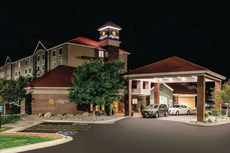 La Quinta Inn & Suites
