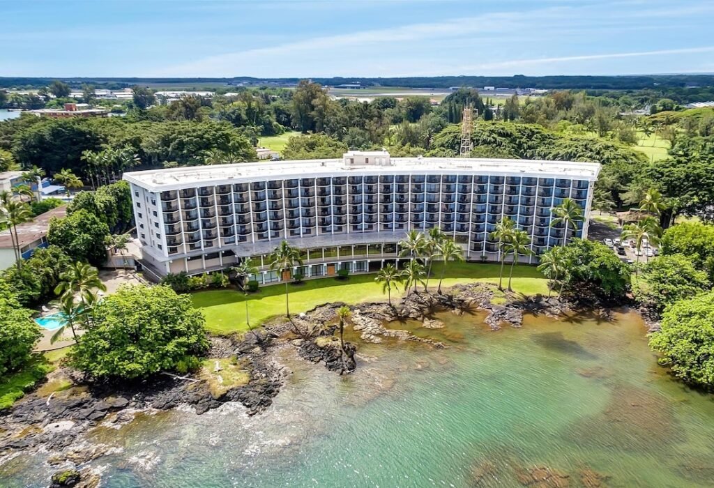 Hilo Hawaiian Hotel, Trademark Collection by Wyndham
