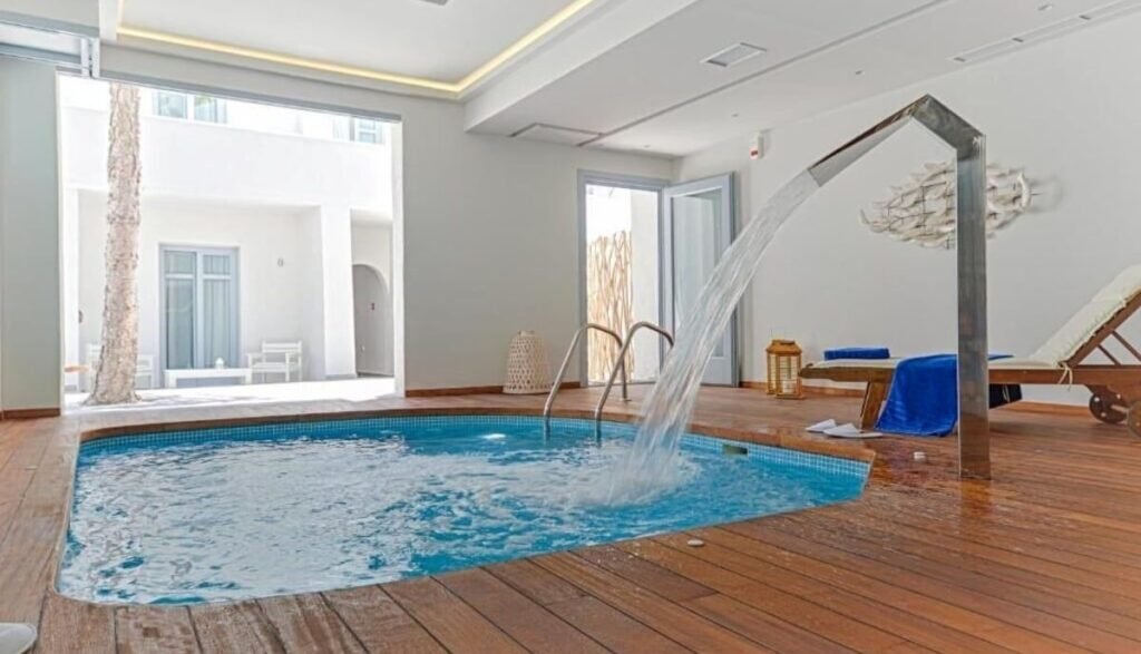 Grotta Hotel